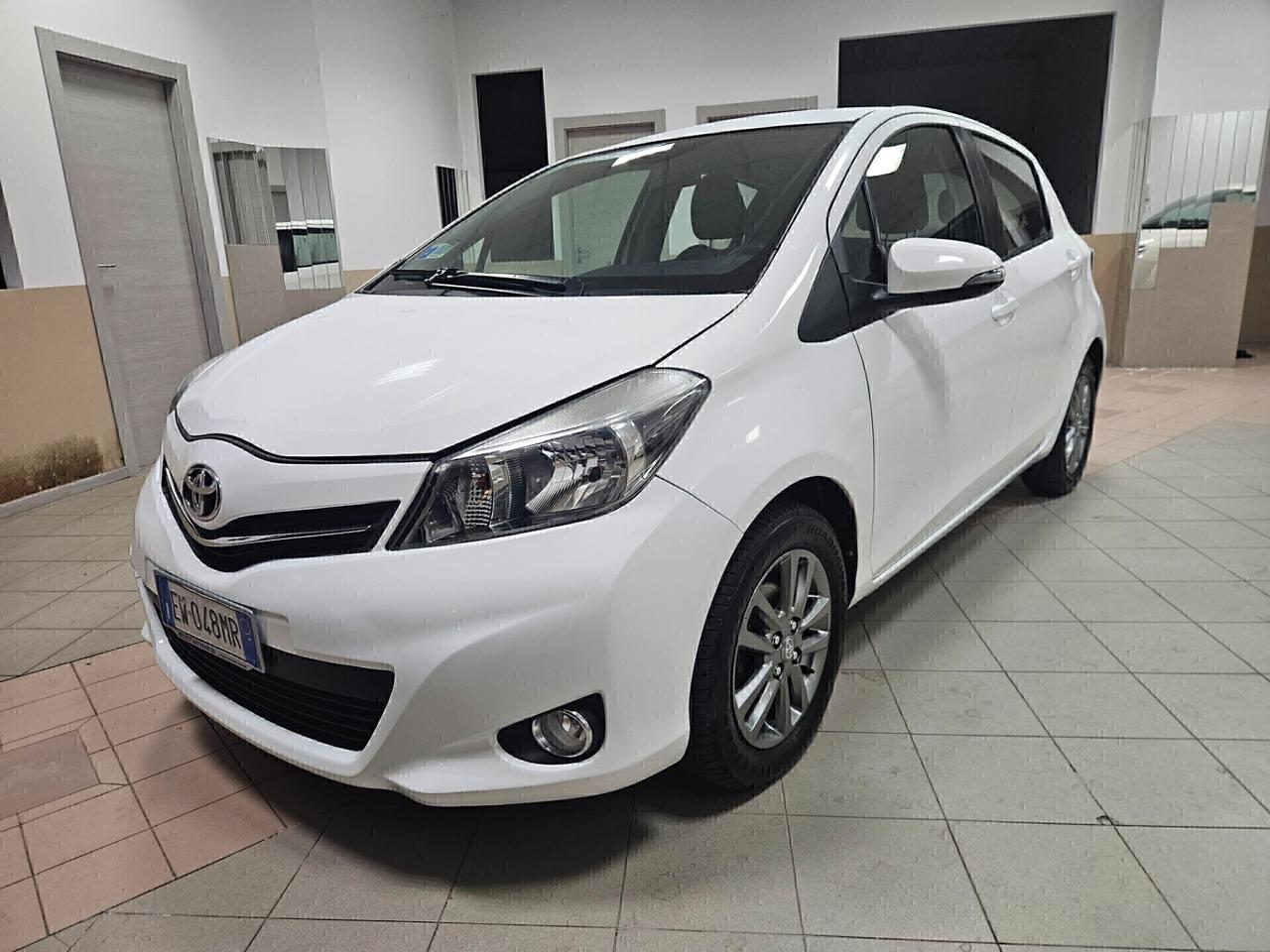 Toyota Yaris 1.0 5 porte Lounge