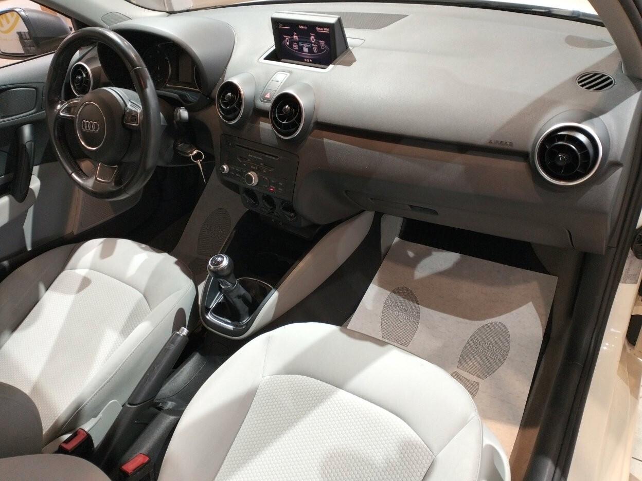 Audi A1 3p 1.6 tdi Attraction c/clima 90cv NEOPATENTATI