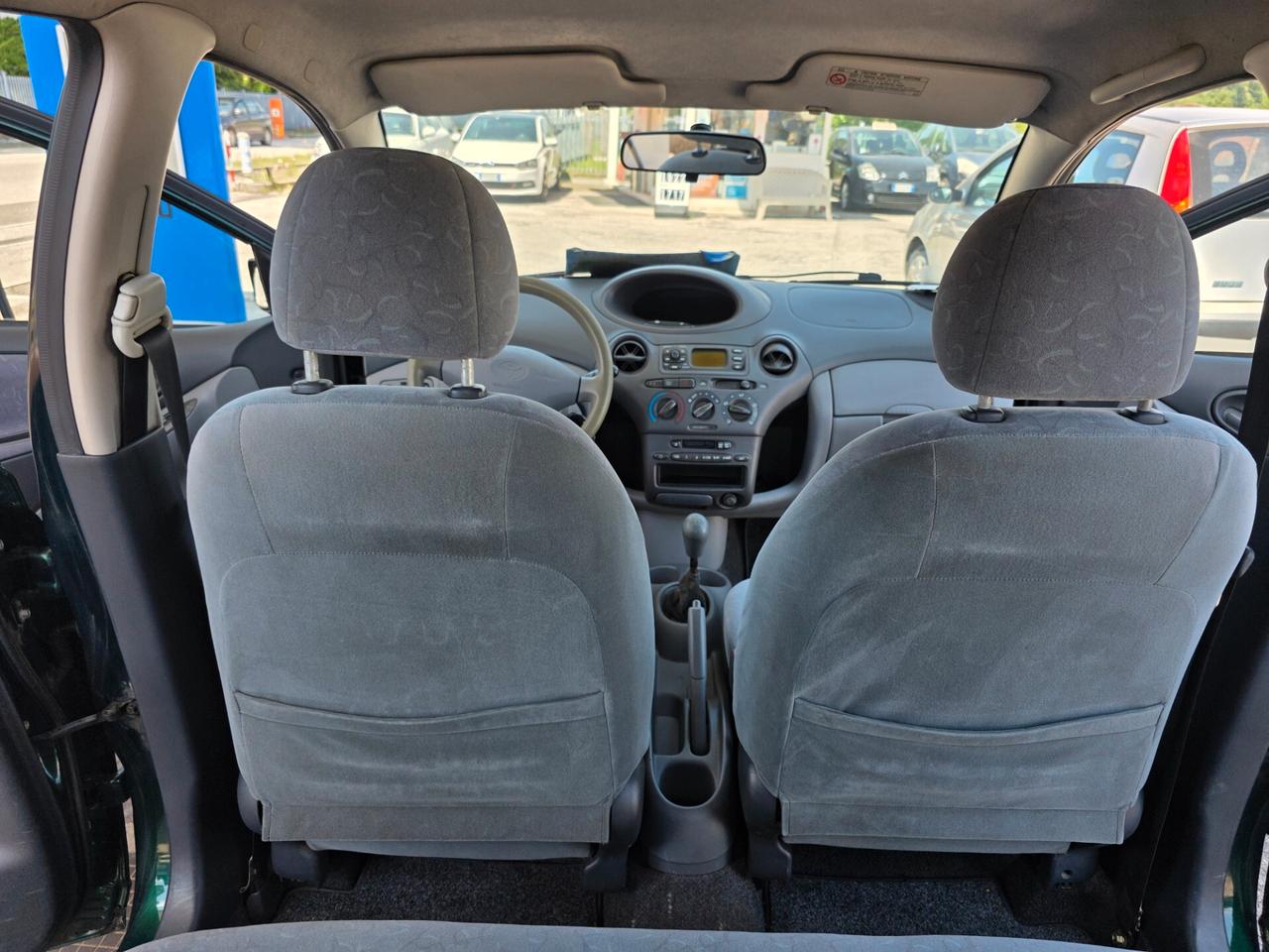 Toyota Yaris 1.0i 16V cat 5 porte con 246.000km