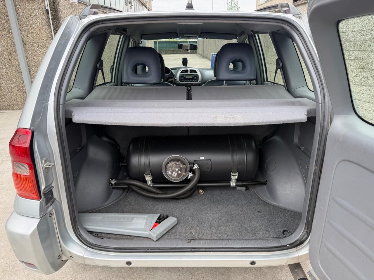 TOYOTA RAV4 2.0 16V BENZ-GPL 2032 4X4 UNI PROP
