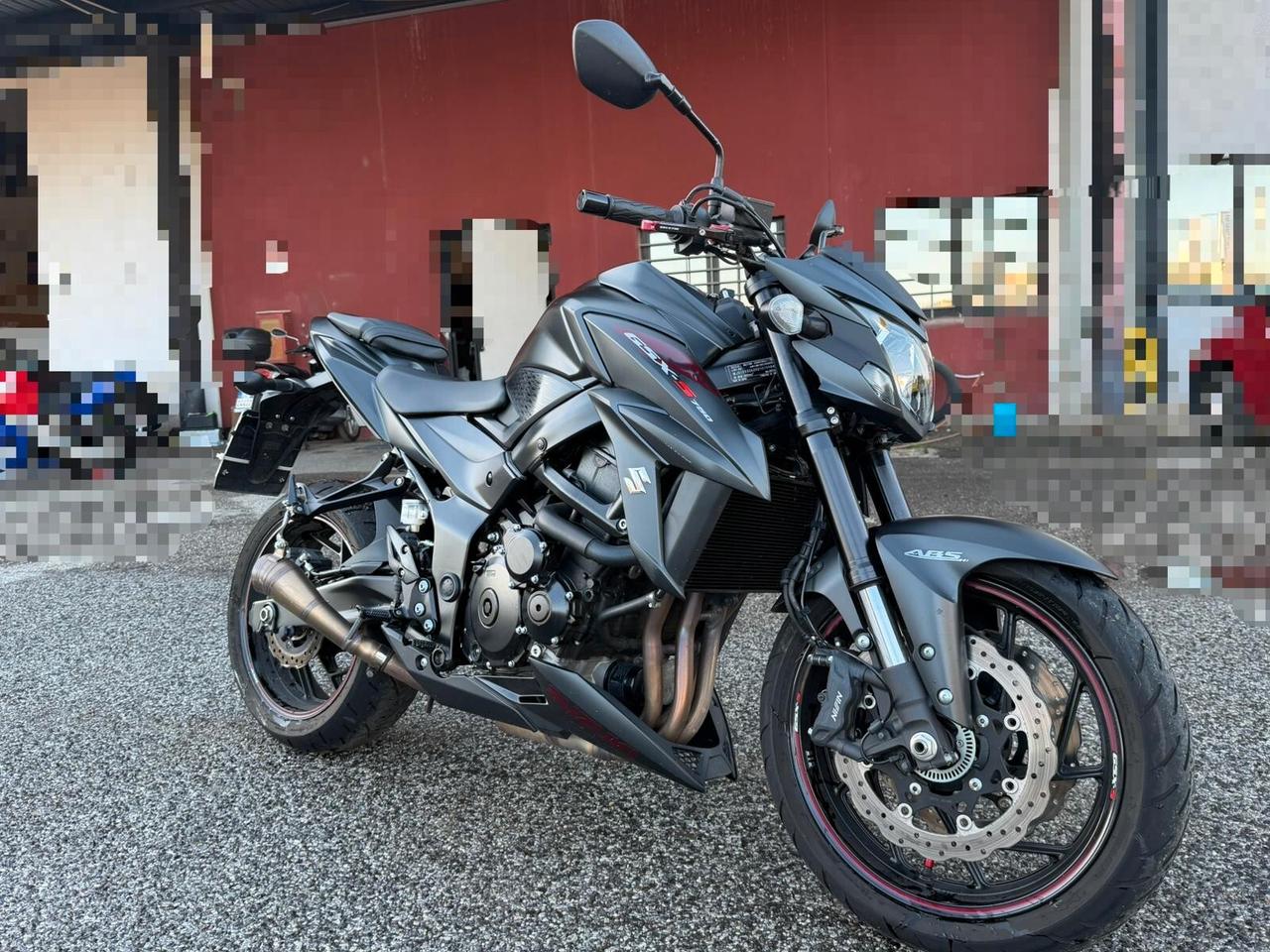 Suzuki GSX S 750