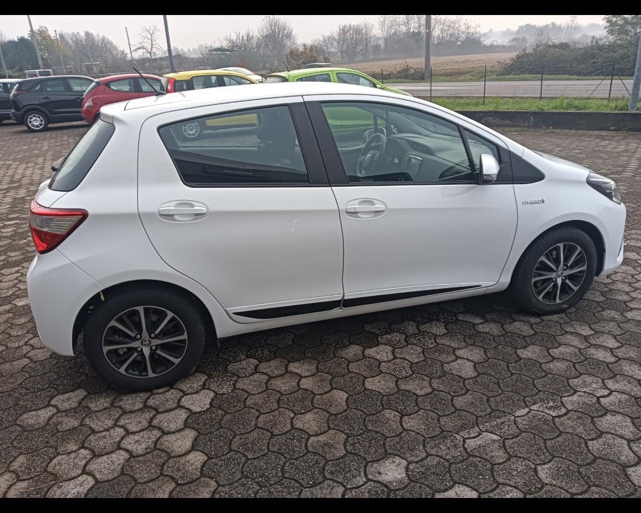 TOYOTA Yaris III 2017 - Yaris 5p 1.5h Active my18