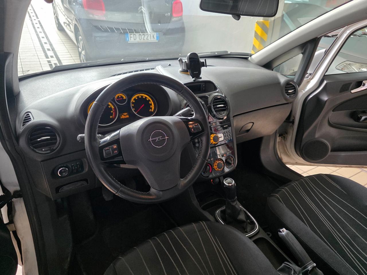 Opel Corsa 1.2 3 porte Club