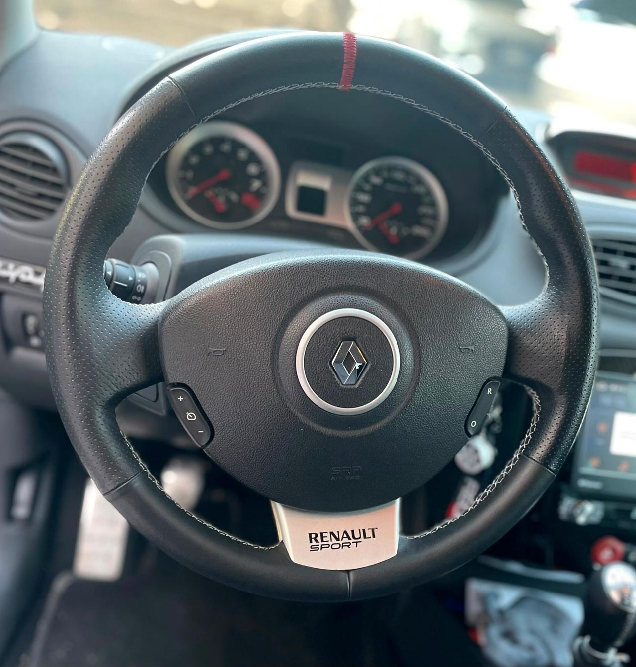 Renault Clio 2.0 16V 200CV RS