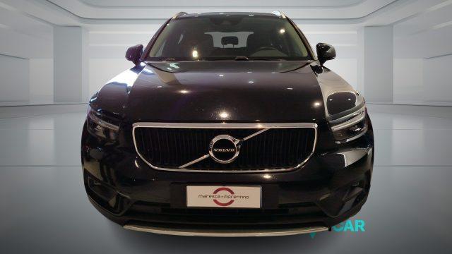 VOLVO XC40 T2 Momentum Pro