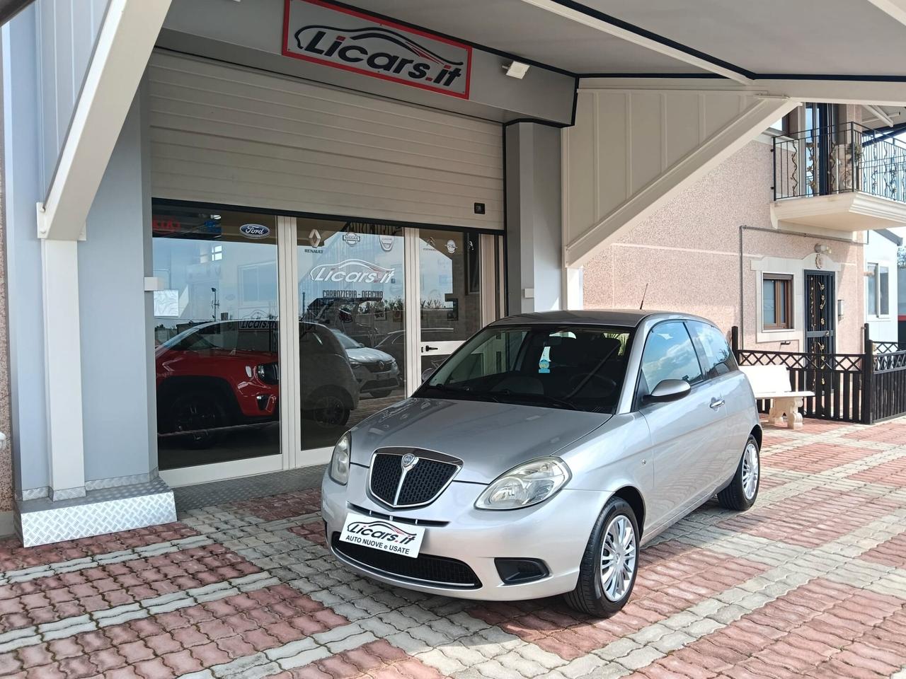 Lancia Ypsilon 1.3 MJT 75 CV Argento