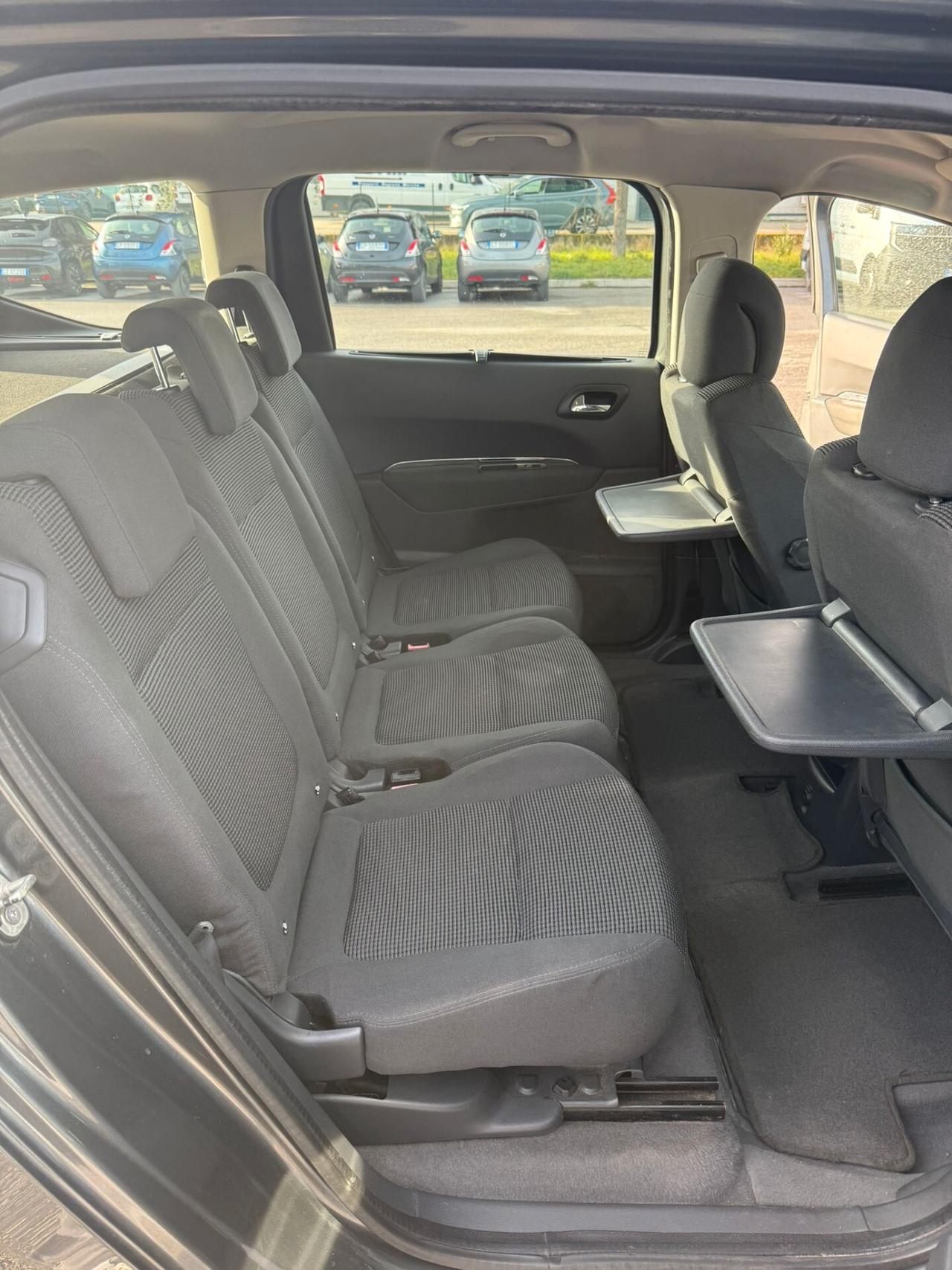 Peugeot 5008 1.6 HDi 112CV Business 7 POSTI NEOPATENTATI