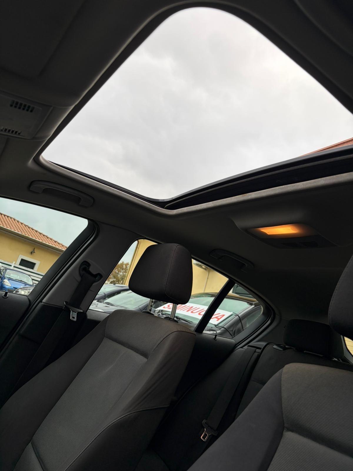 Bmw 118 diesel 122 cavalli adatta a neopatentati tetto apribile