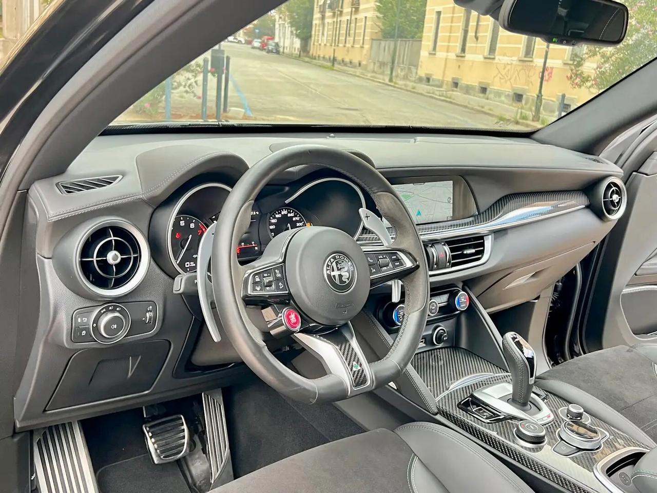 Alfa Romeo Stelvio 2.9 Bi-Turbo V6 510 CV AT8 Quadrifoglio