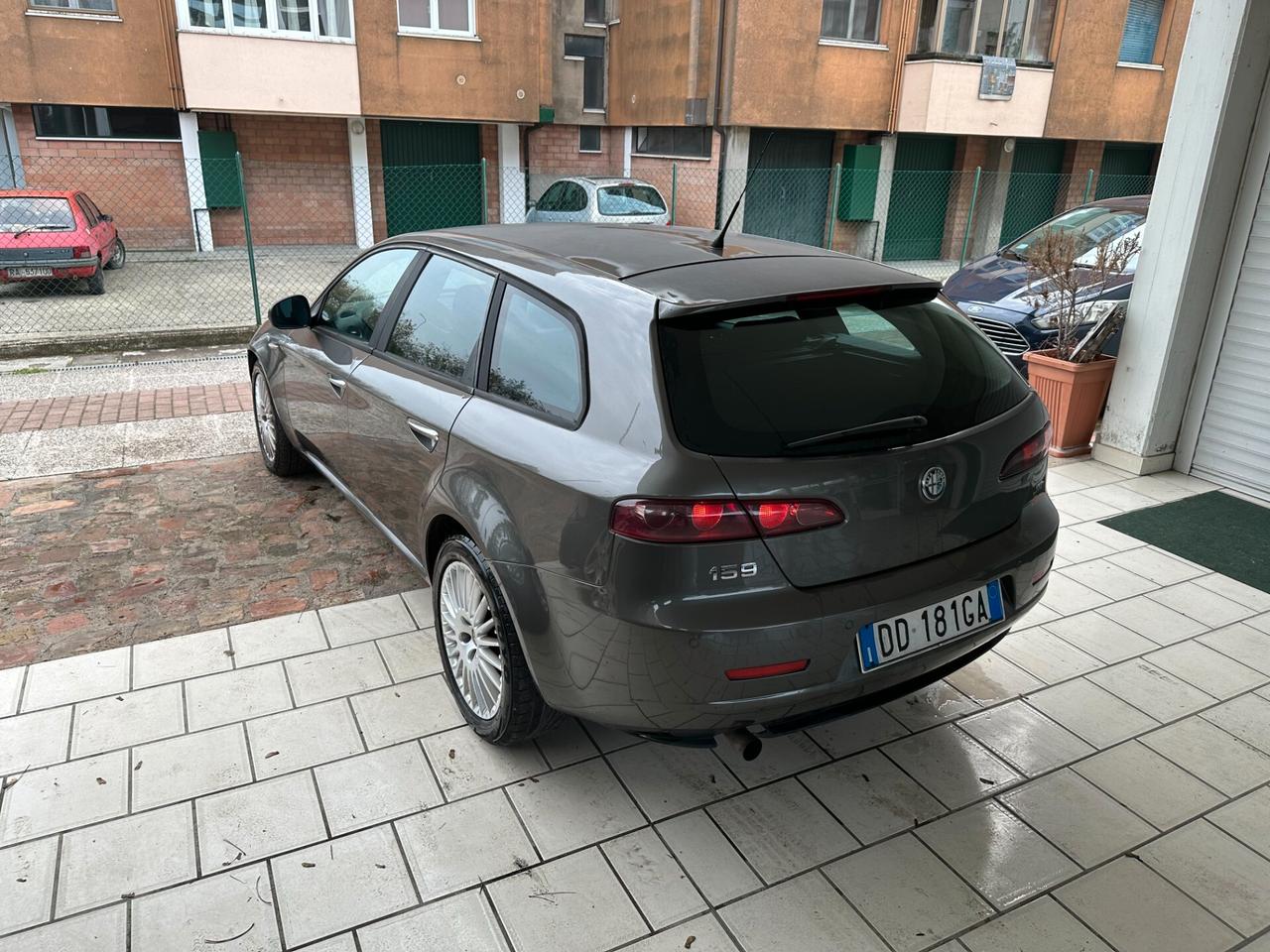 Alfa Romeo 159 1.9 JTDm SPORTWAGON (12 RATE)