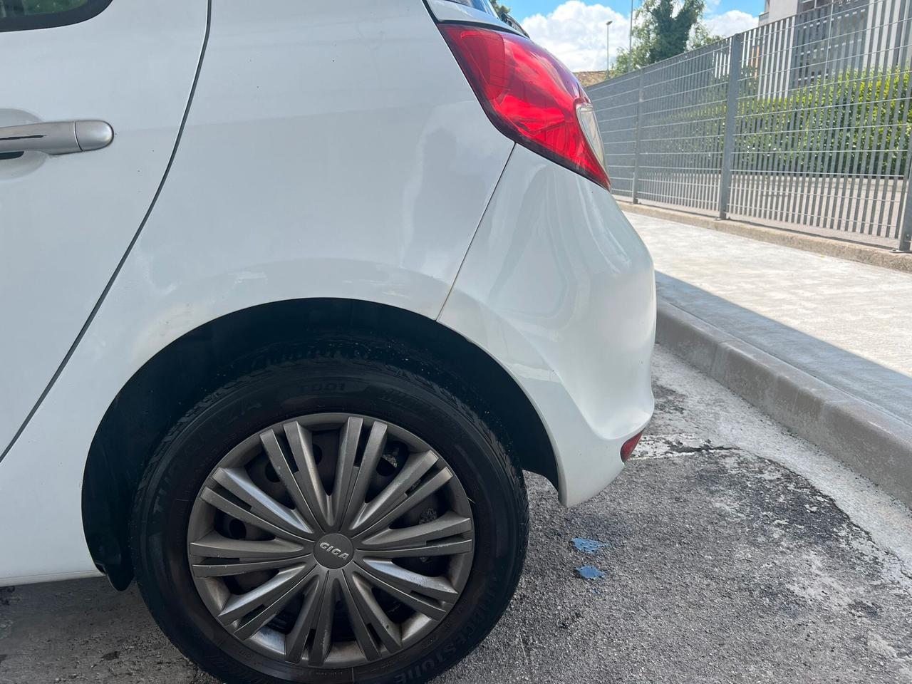 Renault Clio 1.2 5 porte Luxe * 2010