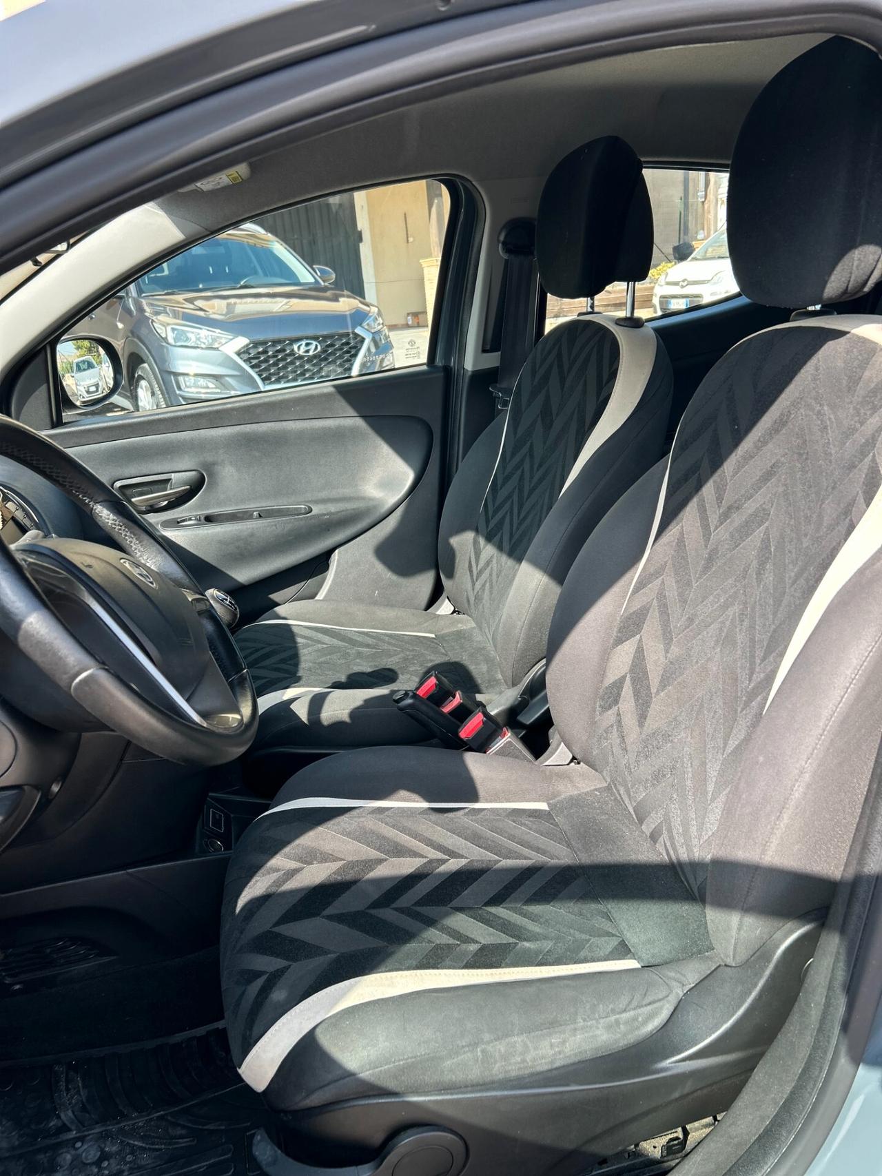 Lancia Ypsilon 1.2 69 CV 5 porte Platinum 08/2018