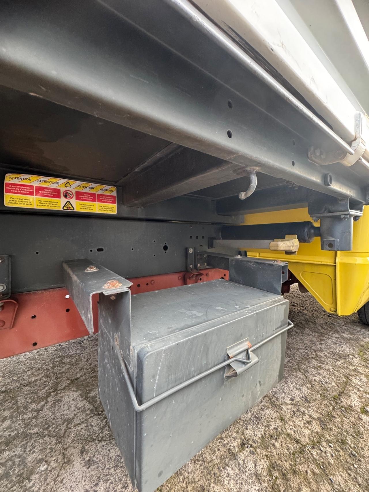 Iveco Daily 35.12 2.8 TDI ribaltabile 3 laterale