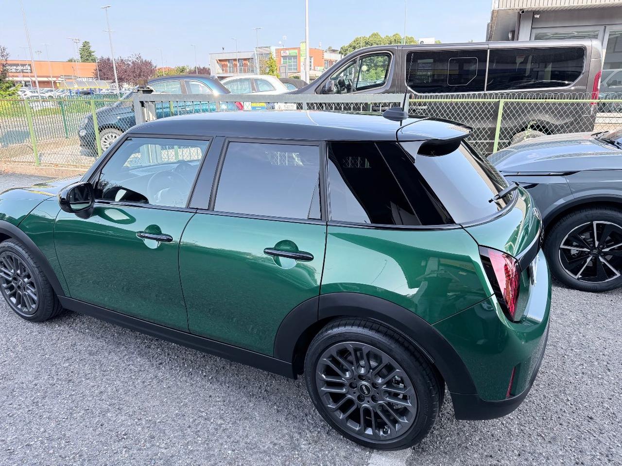 Mini Cooper 5 Porte C Favoured 1.5 Auto Favoured