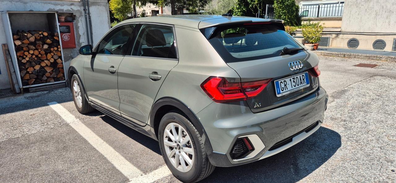 Audi A1 allstreet 30 TFSI Identity Contrast 110CV NEOPATENTATI