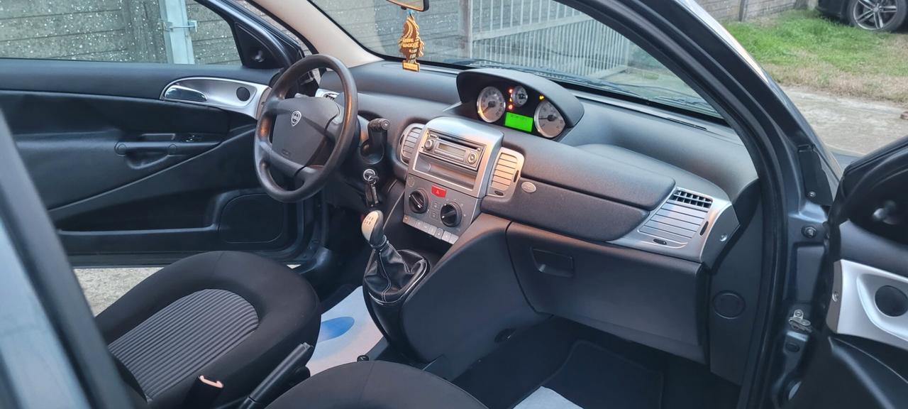 Lancia Ypsilon 1.2 Argento