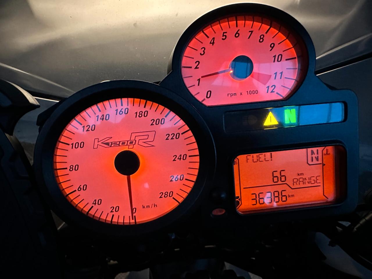 Bmw K 1200 R, tenuta e usata con amore e passione, pari al nuovo