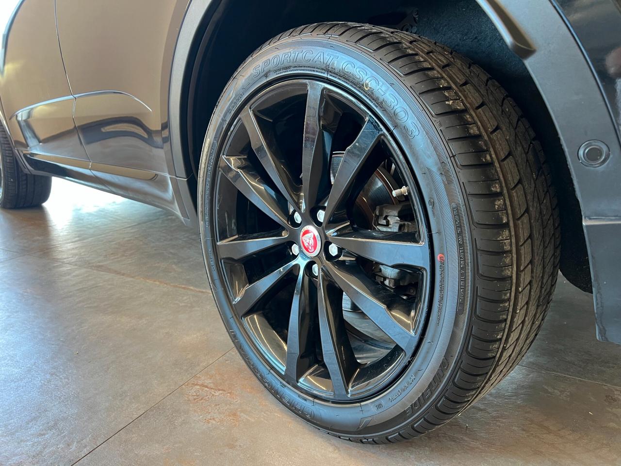 Jaguar E-Pace 2.0D 240 CV AWD aut. R-Dynamic HSE
