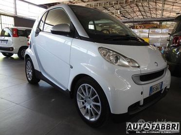 SMART - Fortwo - 1000 52 kW MHD coupé passion