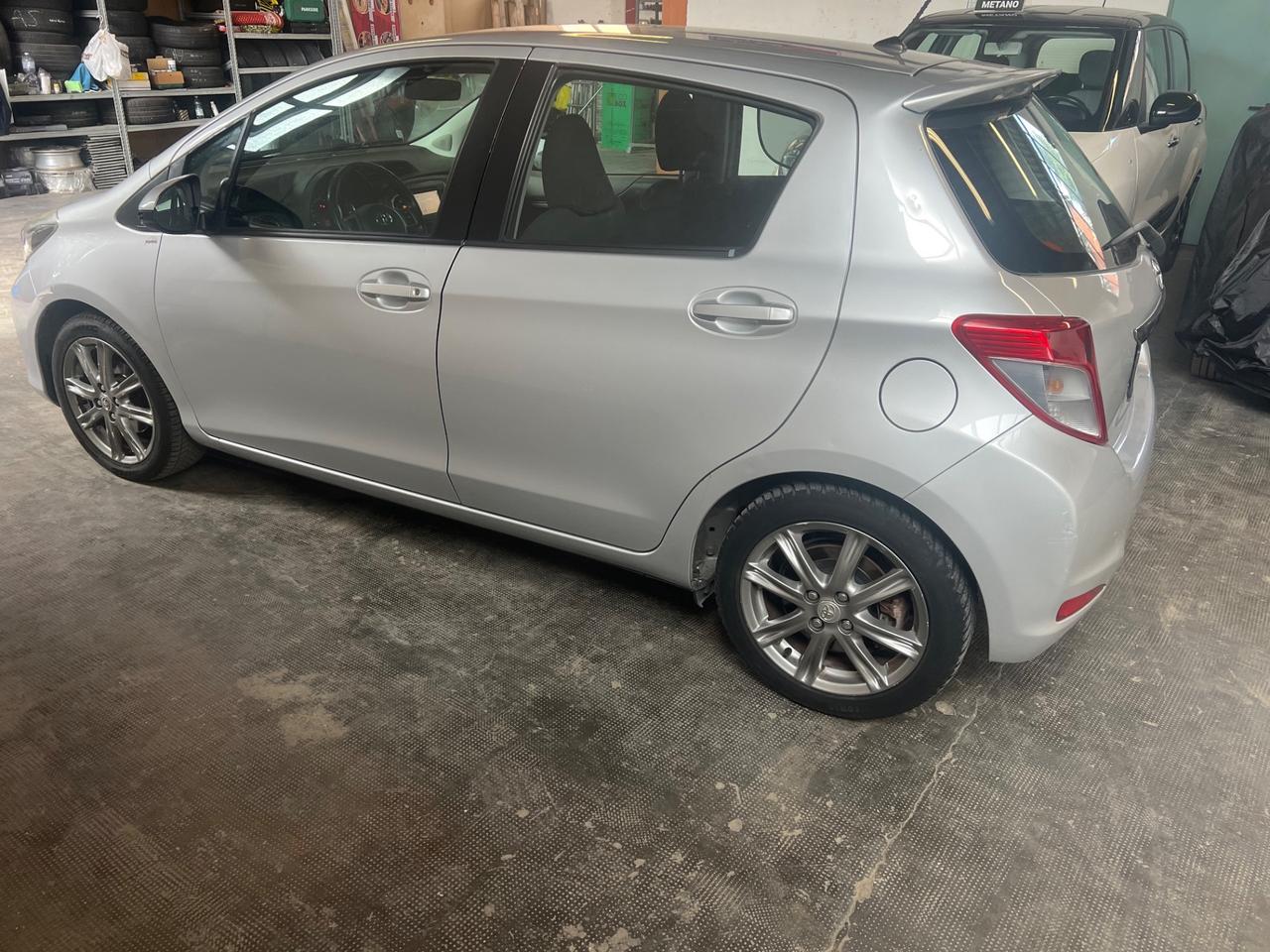 Toyota Yaris 1.3 5 porte Lounge