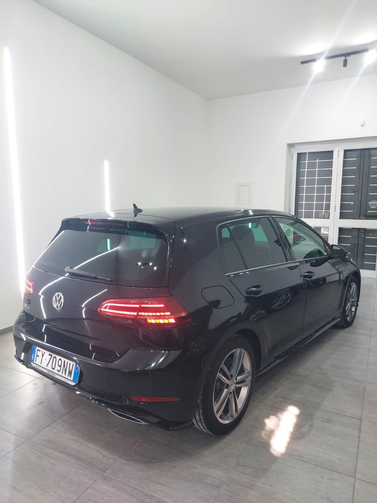 Volkswagen Golf 1.6 TDI 115 CV 5p. R-LINE 2019