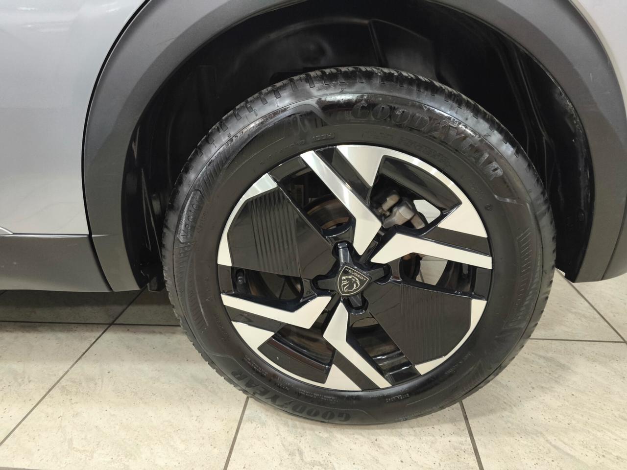 Peugeot 2008 BlueHDi 130 S&S EAT8 Allure