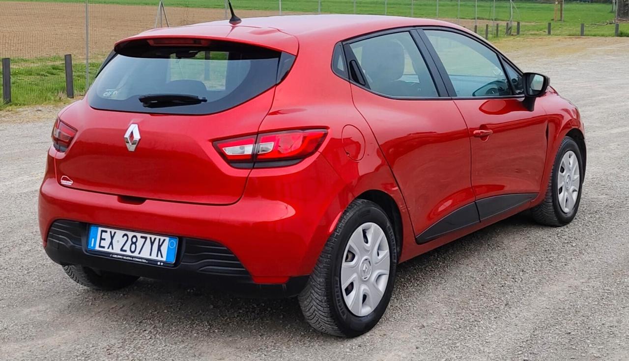 Renault Clio 1.2 75CV 5 porte Costume National