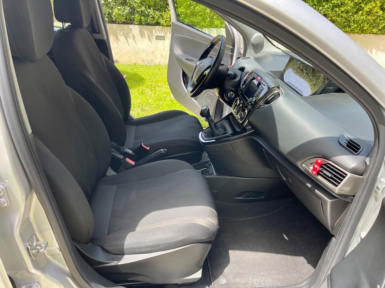 Lancia Ypsilon 1.2 69 CV 5 porte 56000 km
