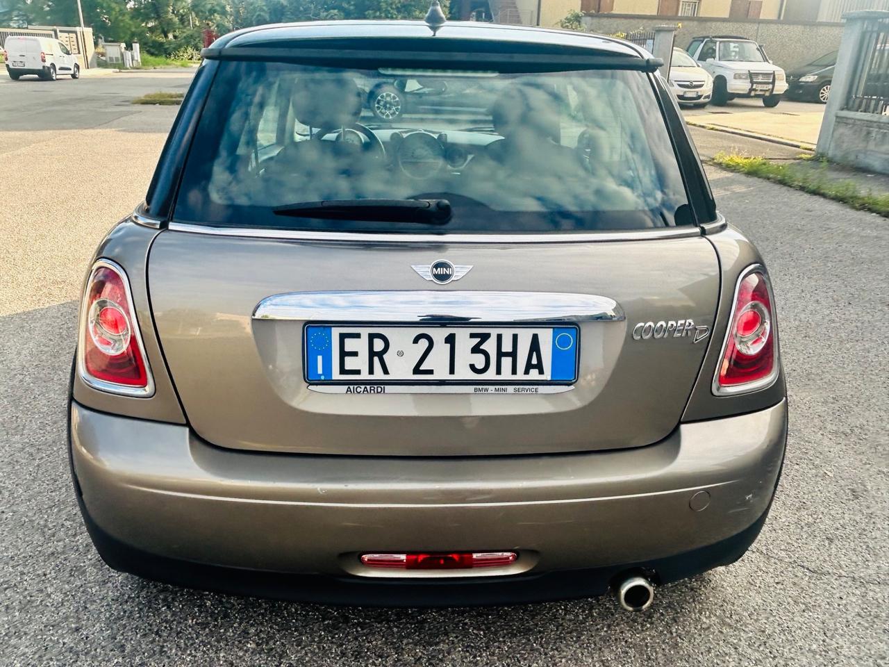 Mini Cooper D 1600 110cv 180000 km