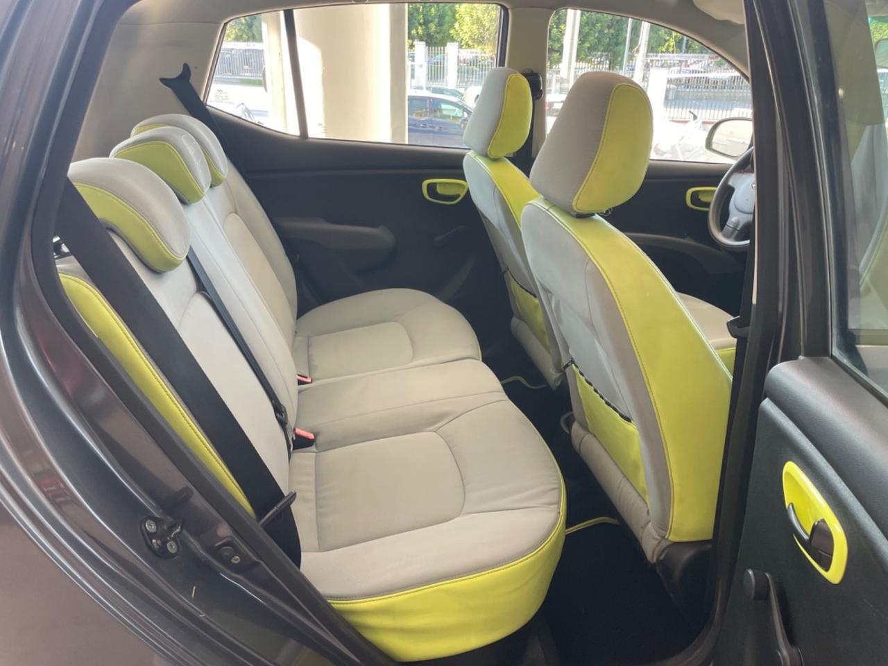 Hyundai i10 1.1 12V Fiorucci Soft Top Cabrio