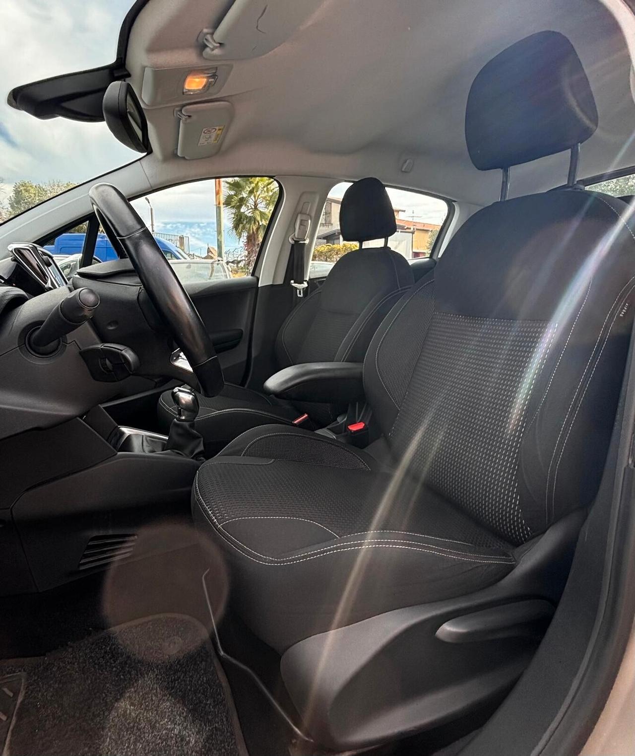 Peugeot 208 BlueHDi 100 5 porte Allure