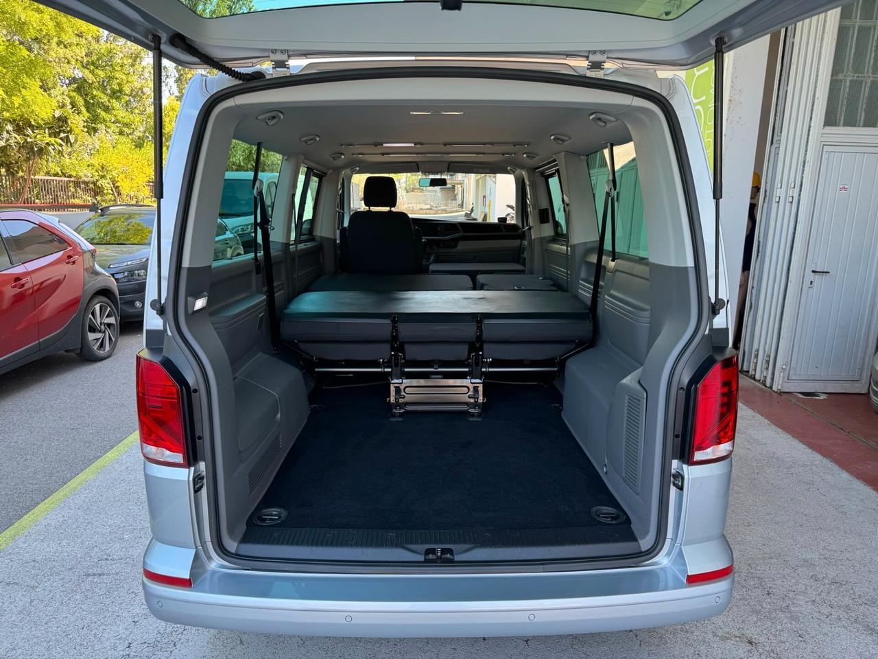 Volkswagen Caravelle T6.1 2.0 4MOTION 9P GARANZIA