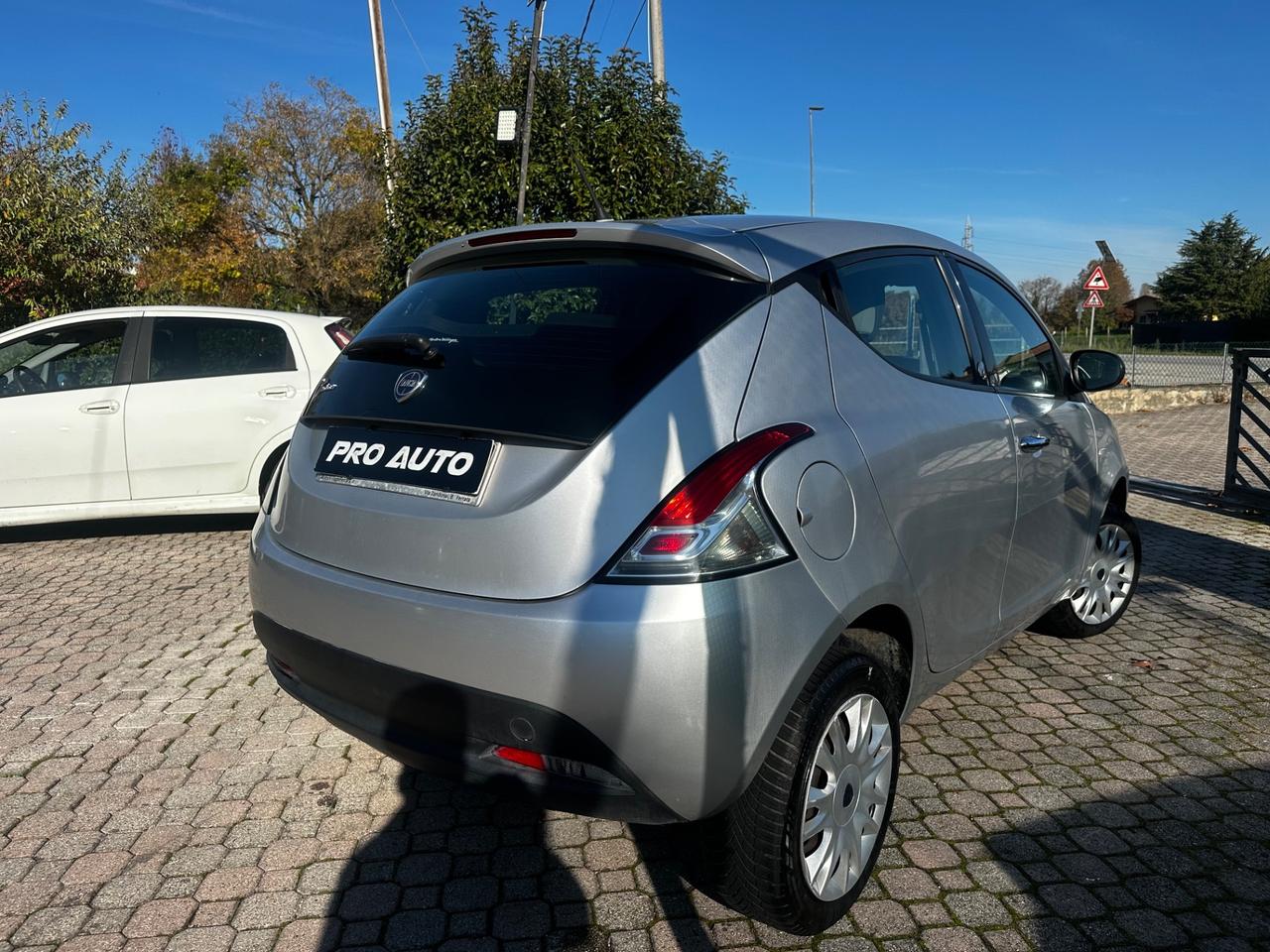 Lancia Ypsilon 0.9 TwinAir 85 CV 5 porte Metano Ecochic Gold