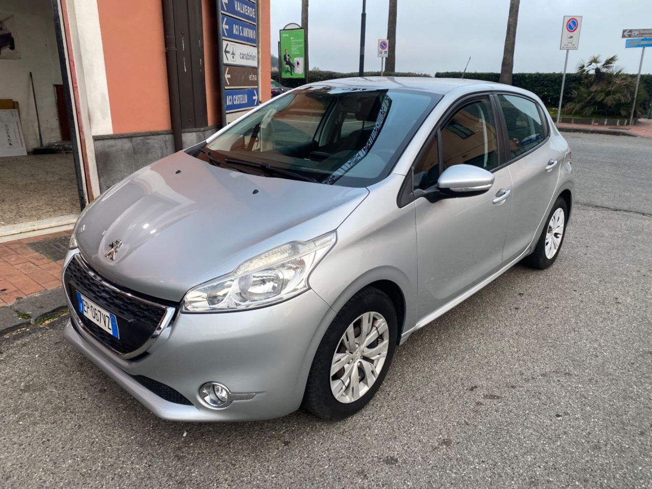 Peugeot 208 1.4 HDi 68 CV 5 porte 2013