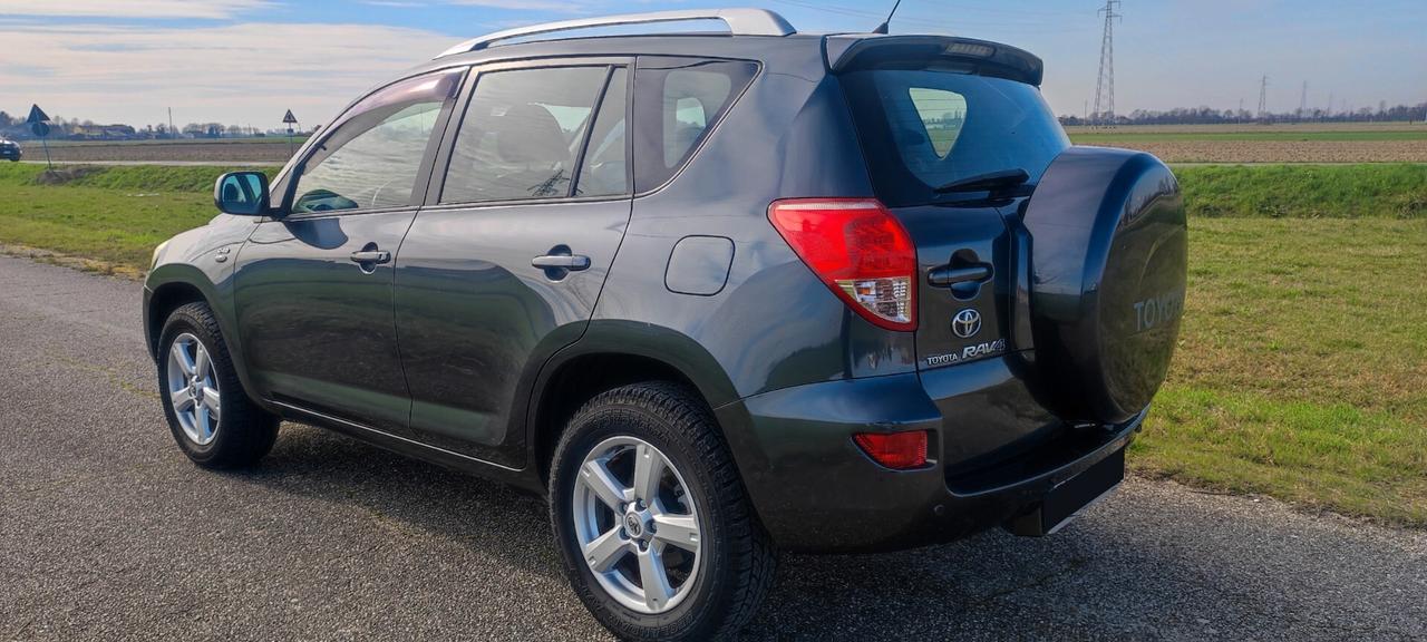 Toyota RAV 4 RAV4 2.2 D-4D 136 CV SOL