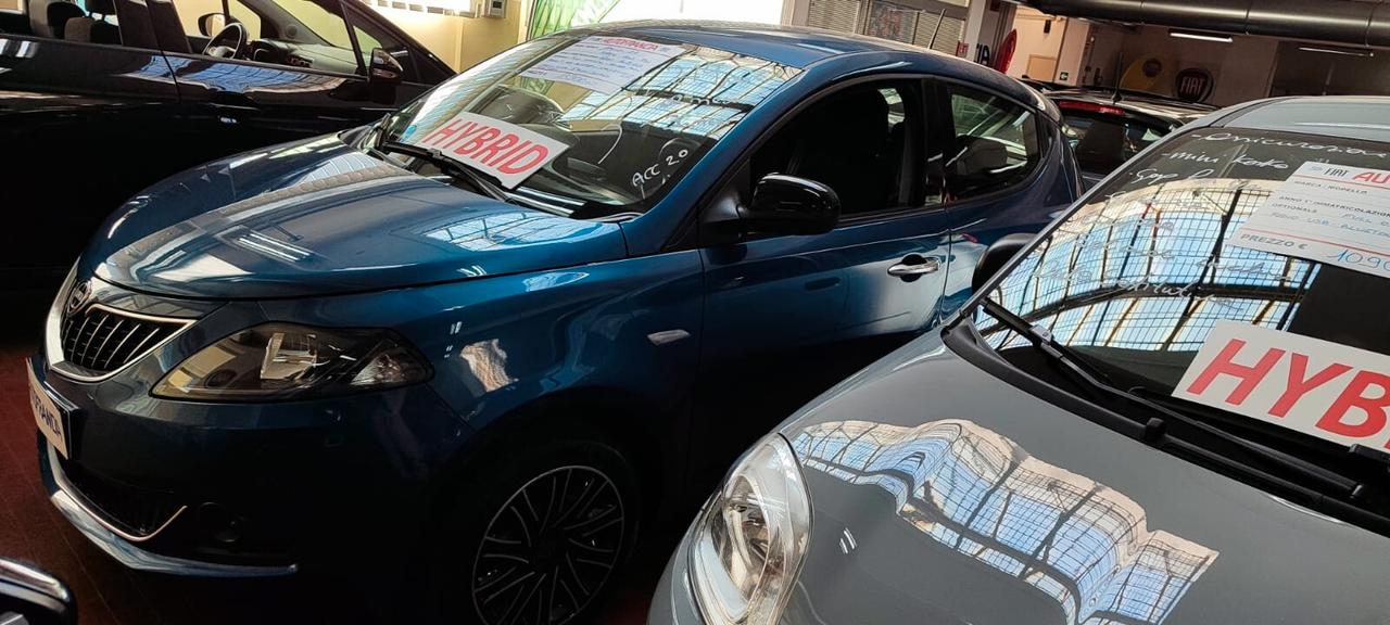 Lancia Ypsilon 1.0 FireFly 5 porte S&S Hybrid Ecochic Gold