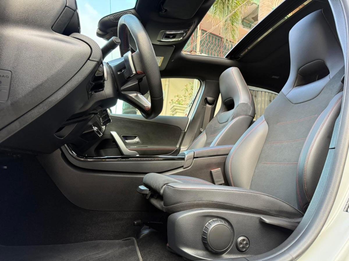 New Mercedes Classe A 180d Premium AMG Night Edition 116CV