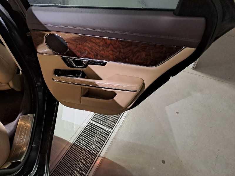 Jaguar XJ 3.0d V6 Portfolio auto my13