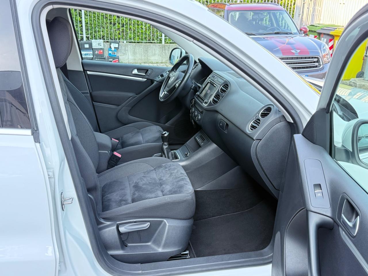 Volkswagen Tiguan Euro 6 2.0 TDI 110 CV Sport & Style BlueMotion Technology