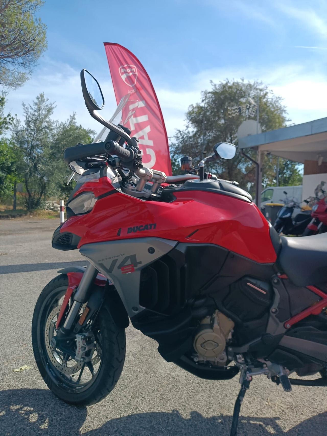 Ducati Multistrada V4 S TRAVEL RADAR