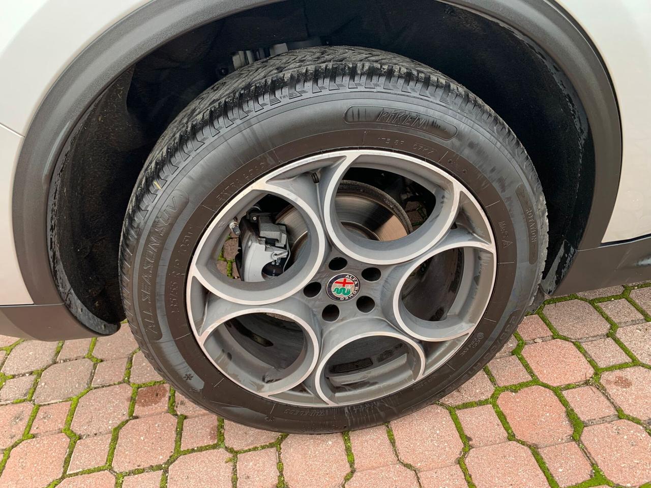 Alfa Romeo Stelvio 2.2 Turbodiesel 210 CV AT8 Q4 Super