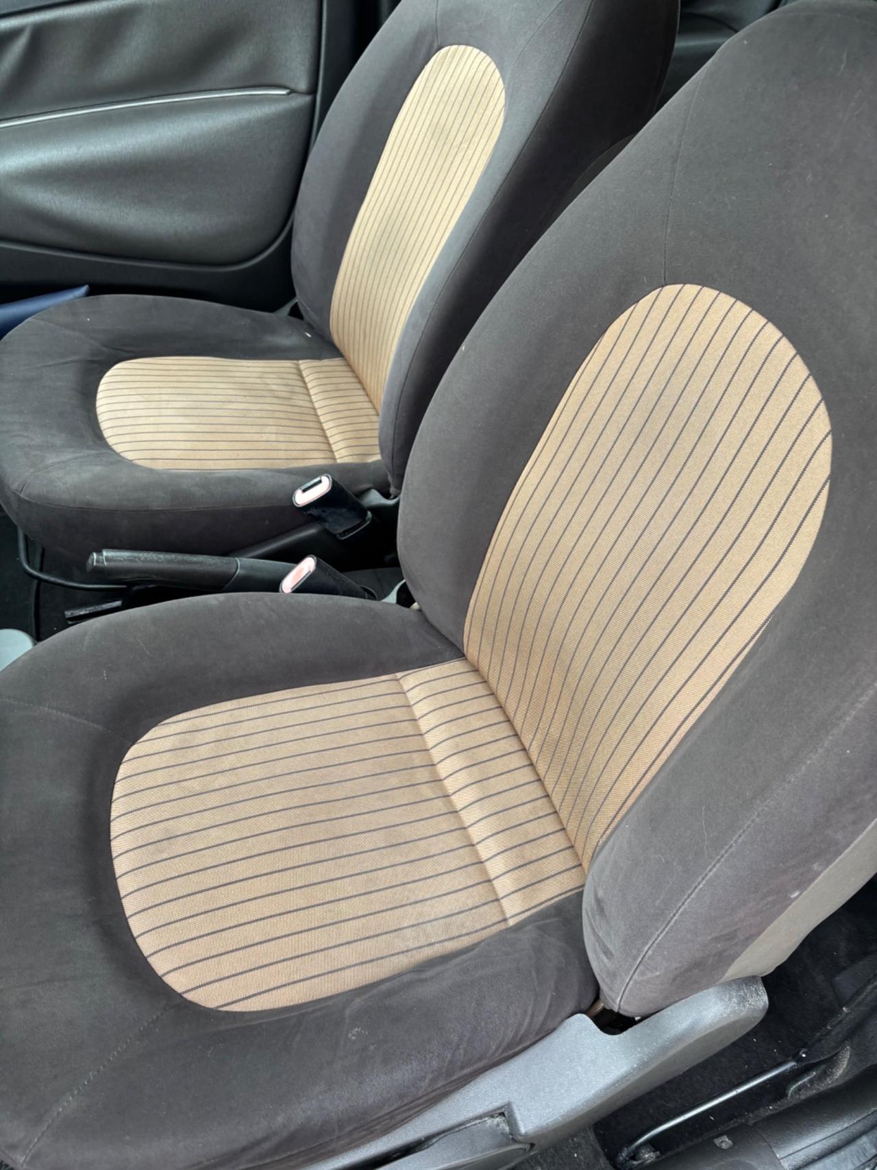 Lancia Ypsilon 1.2 Argento neo patentato