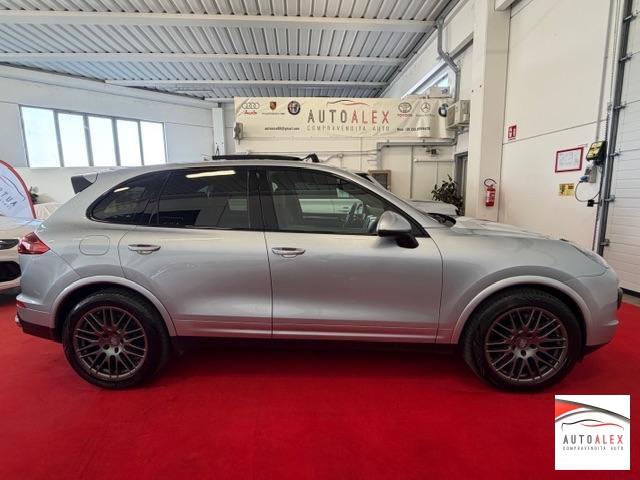 PORSCHE - Cayenne - 3.0 Diesel Platinum Edition