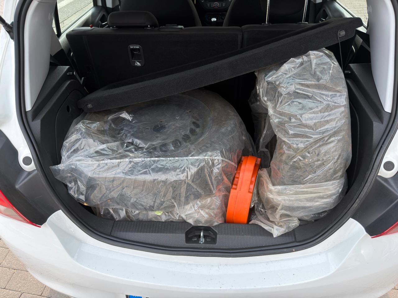 OPEL CORSA 1.4cc 90Cv Benzina Manuale Gancio Traino