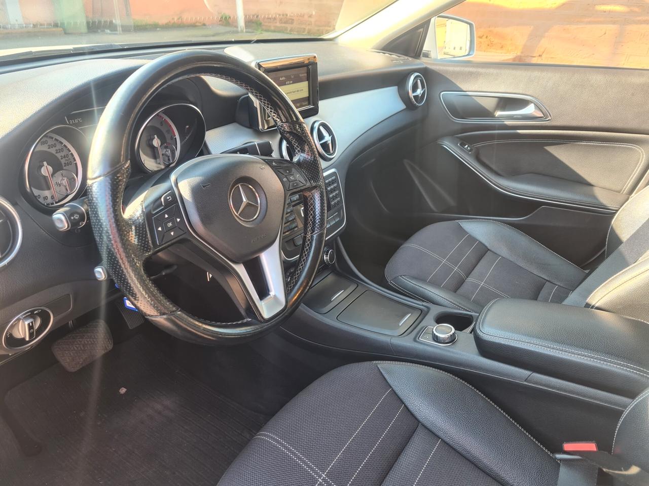 Mercedes-benz CLA 220 CLA 220 CDI Automatic Premium