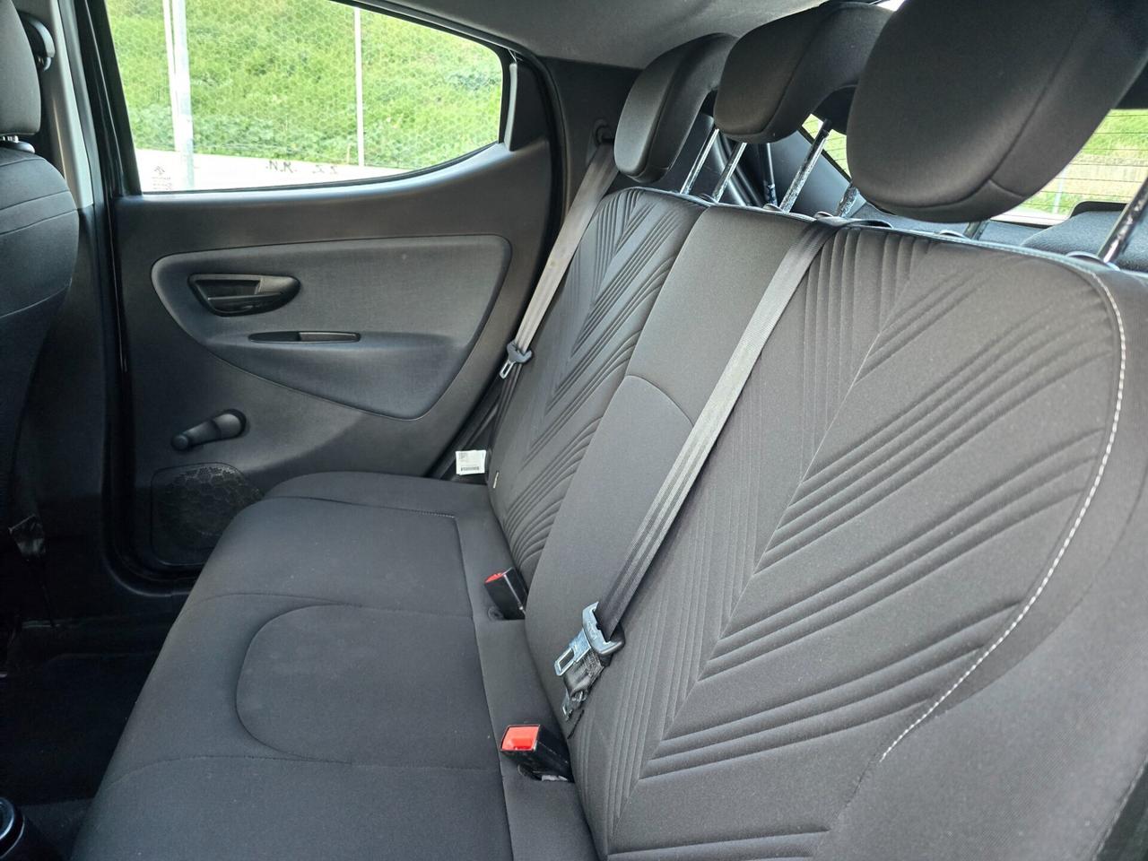 Lancia Ypsilon 1.0 FireFly Hybrid Ecochic UnYca