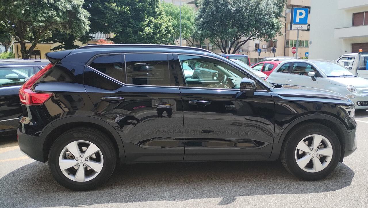 Volvo XC40 T2 automatico Essential