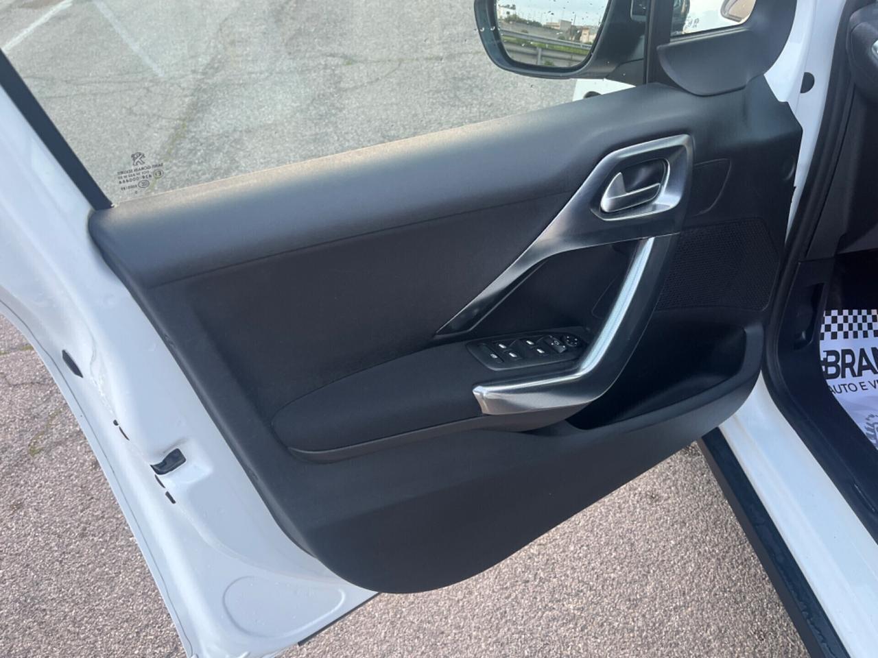 Peugeot 2008 BlueHDi Allure Unipro 2016