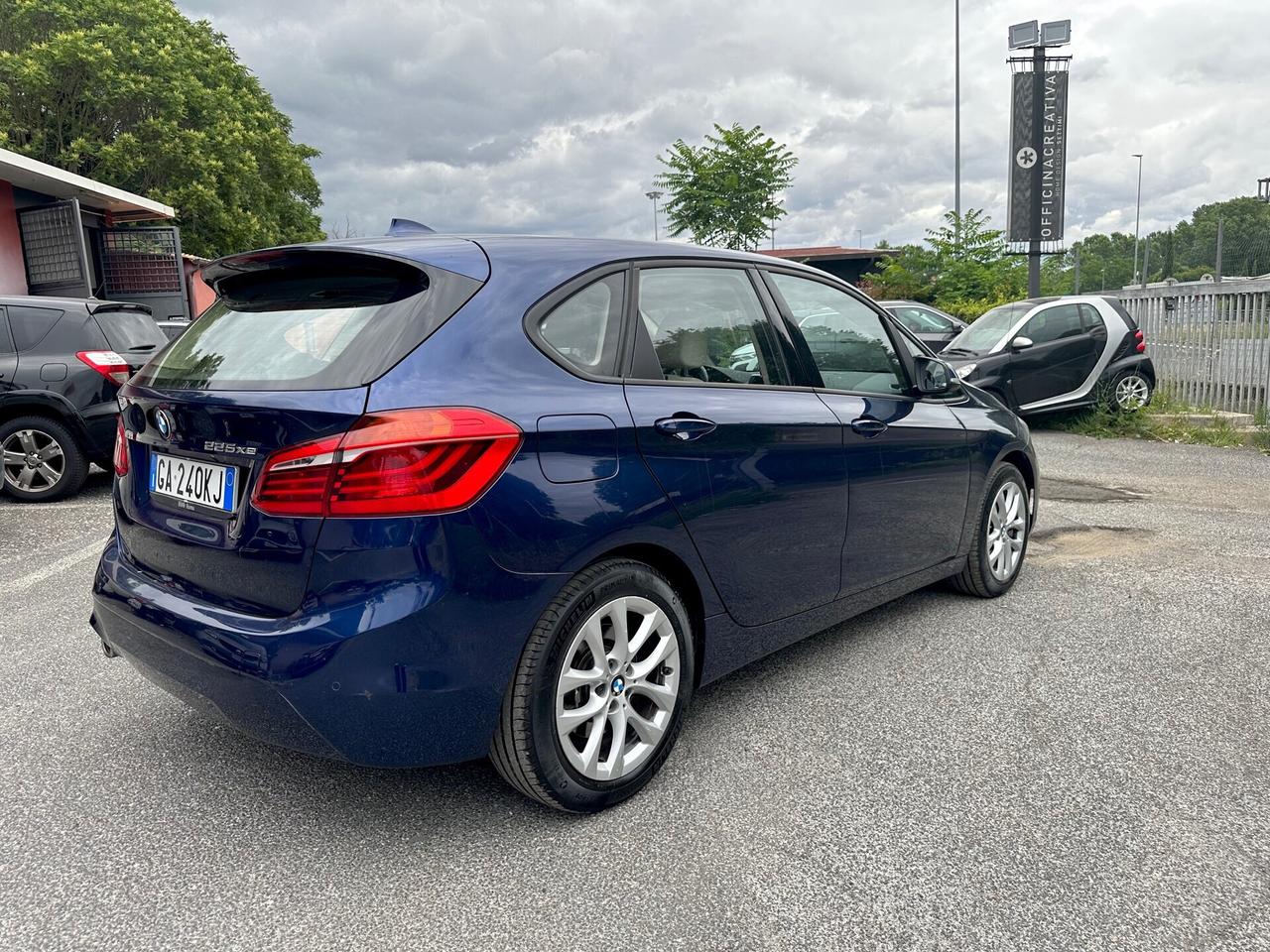 Bmw 225 BMW 225 XE I - PERFORMANCE 4x4 Hyper blue sand beige