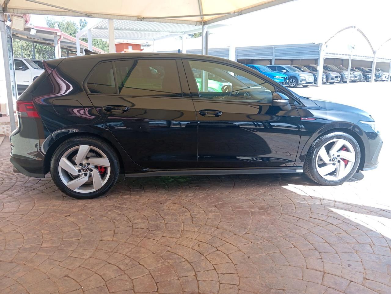 Volkswagen Golf GTI VIII 2.0 TSI